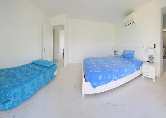 Fare Manuia Holiday home